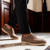 Scarpa Premium in Pelle Scamosciata con Lacci